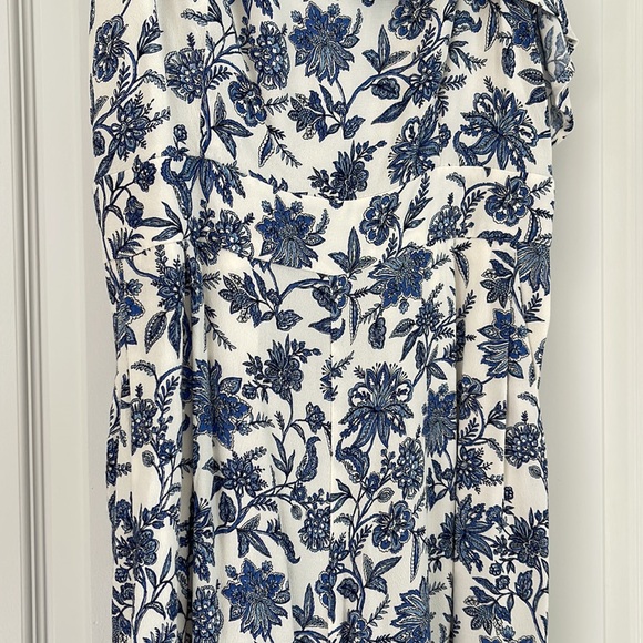 LOFT blue floral romper/pantsuit , size 2P, EUC - Picture 3 of 8